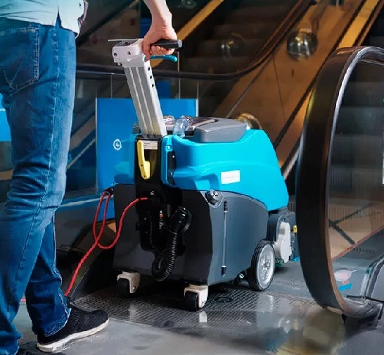i-escalate i-team, machine professionnelle pour le nettoyage des escaliers mécaniques